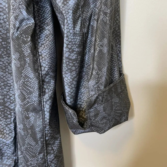 VINTAGE Utex Vinyl Trench Rain Coat Grey Snake Print Waterproof Mobwife Size M - Picture 5 of 9